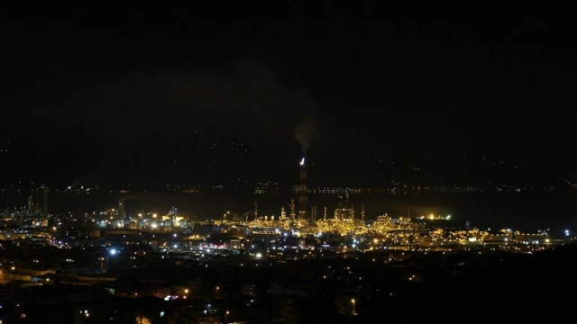 TÜPRAŞ Rafinerisi'ndeki yangın kontrol altına alındı