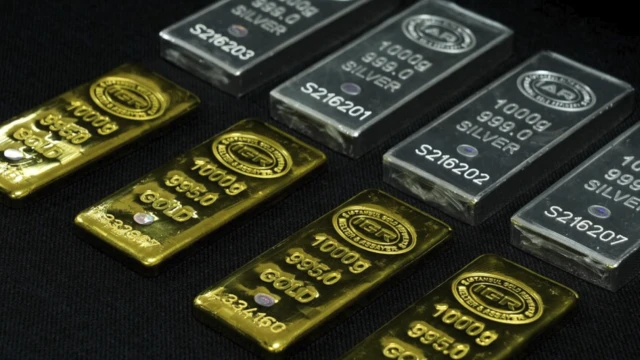 Değerli metal fiyatları sert satış baskısı altında kaldı