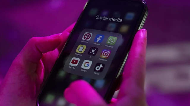 Avustralya'da 4,7 milyon hesap kapatıldı